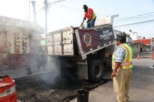Gobierno de Pepe Chedraui da seguimiento a labores de bacheo en El Patrimonio