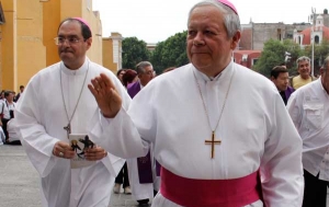 Arzobispo de Puebla podría renunciar en Mayo