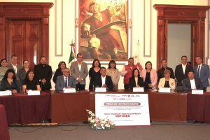 Firman Gobierno de la Ciudad y FOFOMI convenio para fortalecer negocios locales en la capital