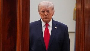 &ldquo;Ser&aacute; el d&iacute;a y vivir&aacute;n un infierno&rdquo;: Trump bombardear&aacute; el martes puentes y centrales el&eacute;ctricas en Ir&aacute;n