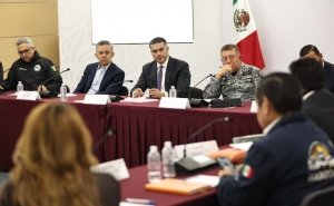 Harfuch se re&uacute;ne con representantes del autotransporte; reforzar&aacute;n operativos en carreteras