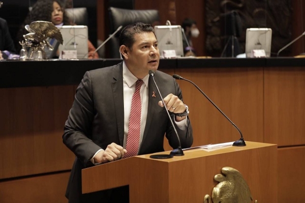 Ampliar la atención en salud mental, propone el senador Alejandro Armenta