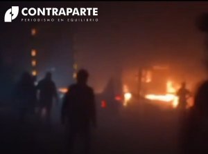 Bomberos sofocan incendio en un corralón de Tlalancaleca