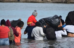 Mujer y 2 niños migrantes mueren ahogados en el Río Bravo al intentar cruzar frontera con Estados Unidos
