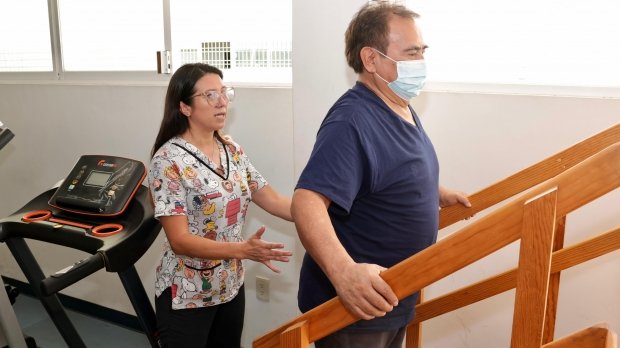 SEDIF ofrece terapias por osteoartritis y gimnasia cerebral para abuelitas y abuelitos