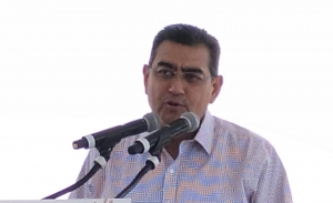 Sergio Salomón pide a familias trabajar sin división partidista