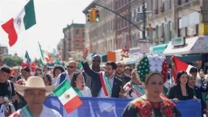 Mamdani desfila con mexicanos y recibe una ovaci&oacute;n en Nueva York