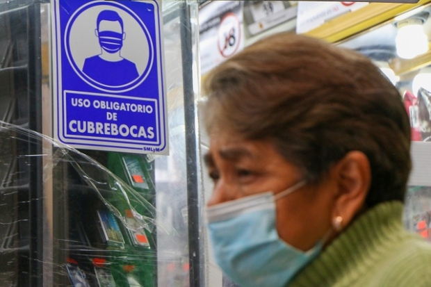 En Puebla el uso de cubrebocas es voluntario, reiteró Barbosa