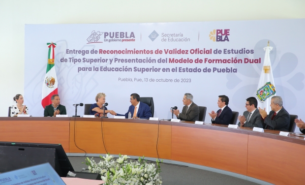 Gobierno de Puebla da certeza a estudiantes con programas educativos actualizados
