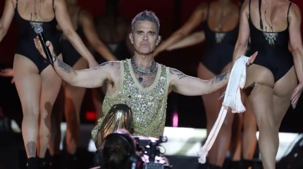 Robbie Williams compartió una asquerosa anécdota que vivió durante un show: “Se sintió como la muerte”