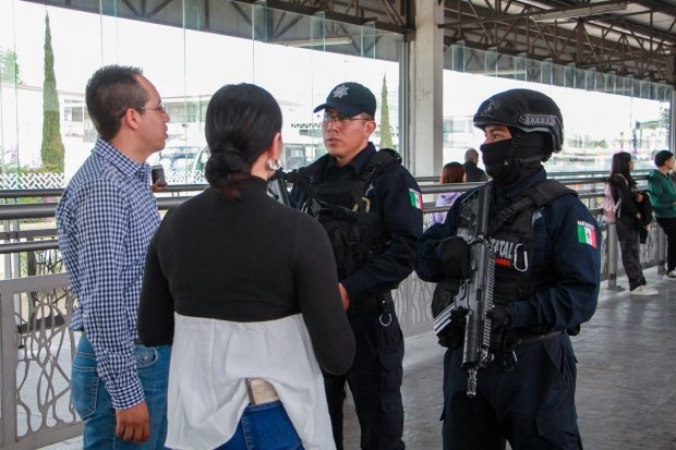 Detienen a presuntos carteristas en transporte RUTA con intervención oportuna