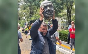Calder&oacute;n: La estatua dice muy poco de m&iacute;, pero much&iacute;simo de ellos; acusa decapitaci&oacute;n de su figura como desv&iacute;o de atenci&oacute;n