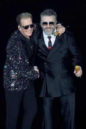 Emmanuel cancela show con Manuel Mijares a &uacute;ltimo momento y revela que fue llevado al hospital