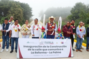 En Xiutetelco, Céspedes entrega calles de concreto hidráulico