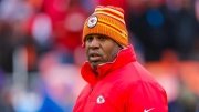 NFL: Hijo de coach de Chiefs balea a la esposa de su padre y es detenido por la polic&iacute;a