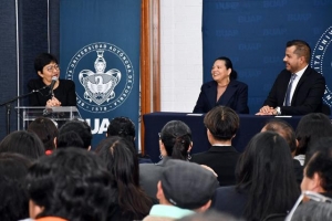 Rectora Lilia Cedillo asiste al Primer Informe del director de la Preparatoria L&aacute;zaro C&aacute;rdenas