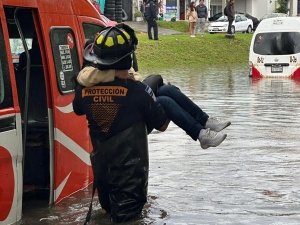 Lluvia provoca severas inundaciones en la zona metropolitana de Puebla