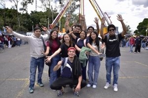 Comunidad universitaria disfruta tradicional fiesta mexicana