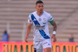 &iexcl;Atenci&oacute;n, Puebla! Emanuel Gularte protagoniza bronca con Leo Fern&aacute;ndez