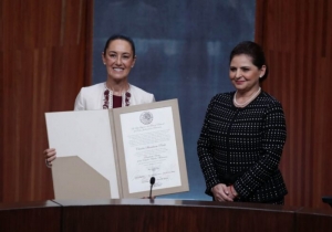 Sheinbaum: Ahora es &#039;presidenta con a&#039;, aclara al recibir constancia de mayoría