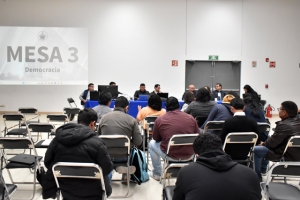 Realiza BUAP mesas de trabajo con estudiantes