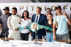 Presidente del CMB, Mauricio Sulaim&aacute;n, presenta el cap&iacute;tulo final entre Gaby "La Bonita" S&aacute;nchez y la argentina Tamara Demarco