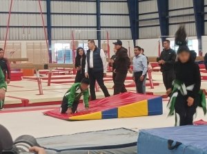 Armenta impulsa instalaciones deportivas dignas