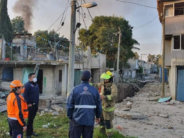 Aceptan reubicación 14 afectados de explosión en San Pablo Xochimehuacán