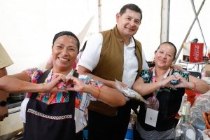 Convivencia y cercan&iacute;a del gobernador Armenta Mier en la Feria de Puebla