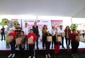 A trav&eacute;s del DIF Puebla Capital, entrega Pepe Chedraui m&aacute;s de 4 mil despensas en La Resurrecci&oacute;n