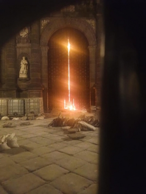 Protecci&oacute;n Civil sofoca incendio en Catedral de Puebla