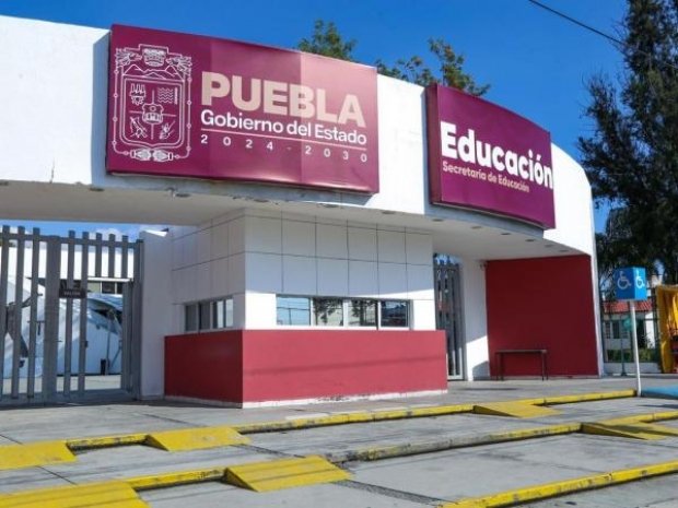 Atiende Gobierno de Puebla colapso de techo en escuela de Atlixco