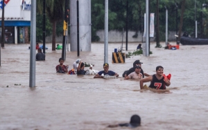 Evacúan y rescatan a más de cinco mil personas tras el paso de &#039;John&#039; en Guerrero