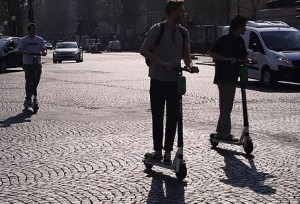 Primer día en París sin patinetes eléctricos: &quot;Los peatones viviremos más tranquilos&quot;
