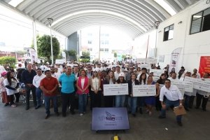 Entrega Pepe Chedraui cr&eacute;ditos a emprendedoras y emprendedores para fortalecer la econom&iacute;a local