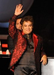 La vez que Juan Gabriel casi pierde la vida a manos de Don Neto por besar a Pablo Escobar